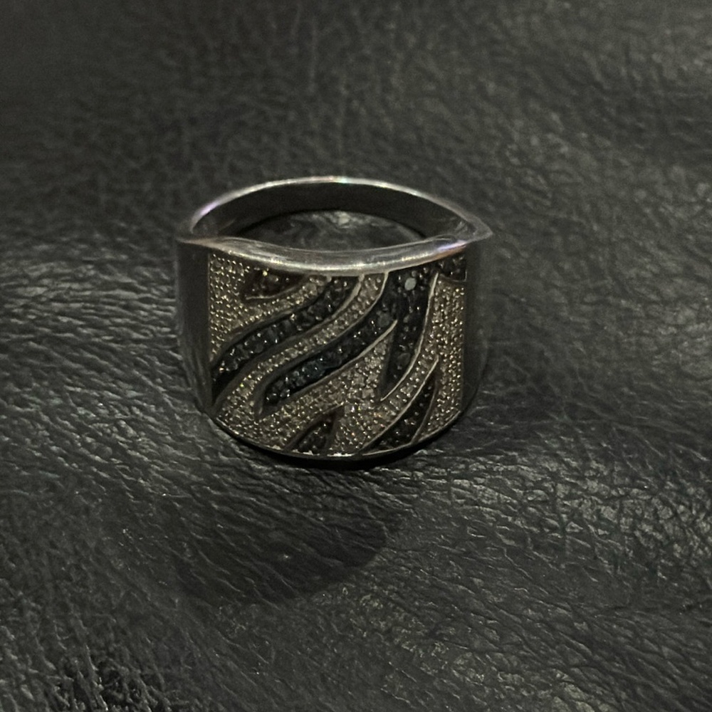 Ladies ring